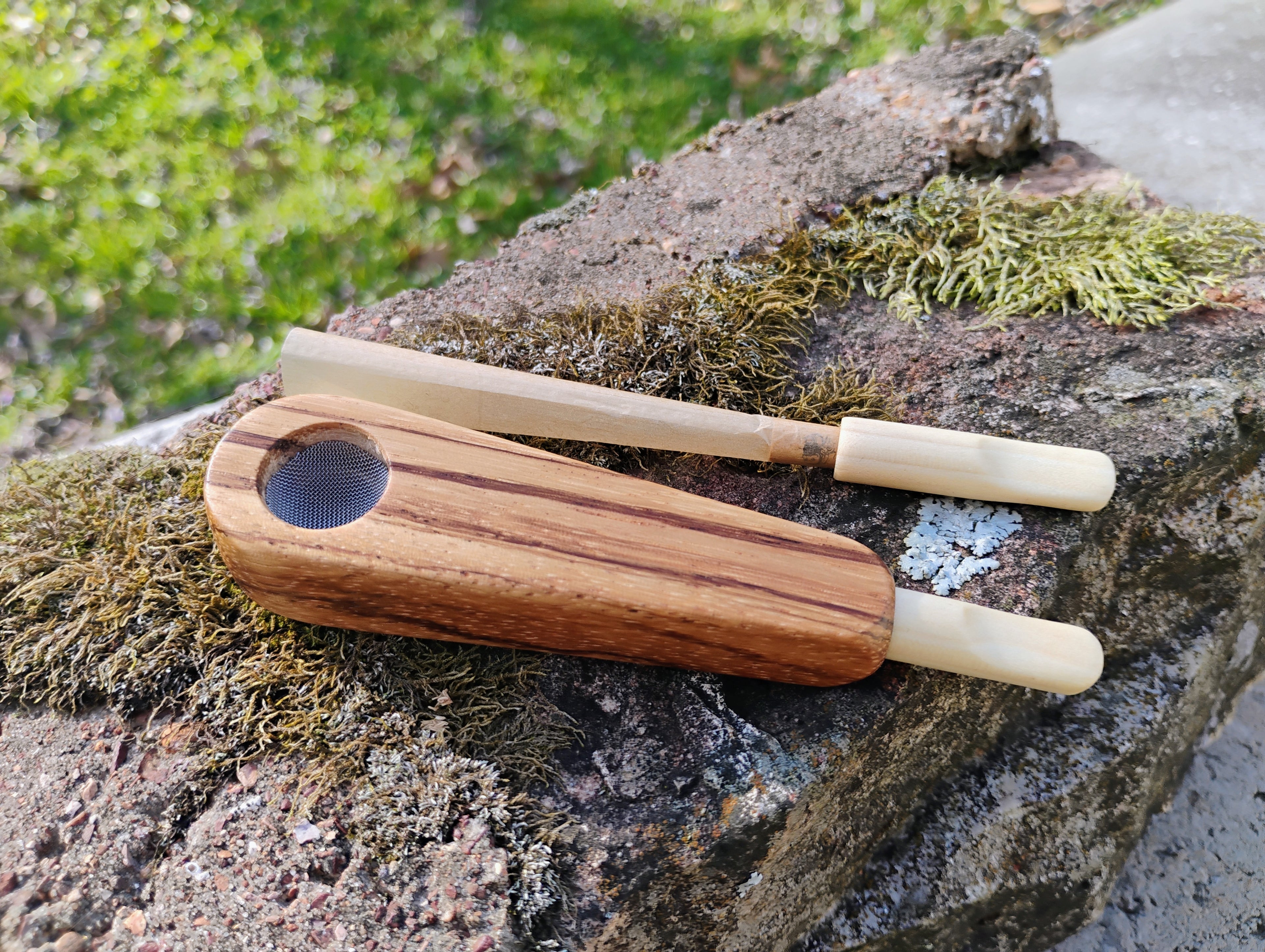 2 IN 1 Cone Pipe With 2 Hand Carved Wooden Cone Holder Lip Tips and 5 Screens