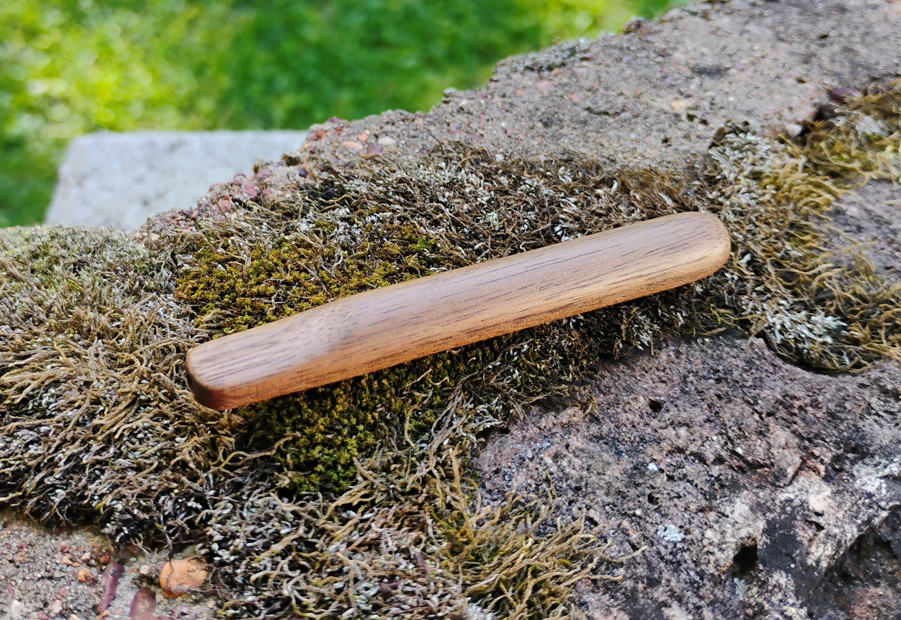 3 inch One Hitter with Hand Carved Lip Tip Hardwood Smoking Pipe